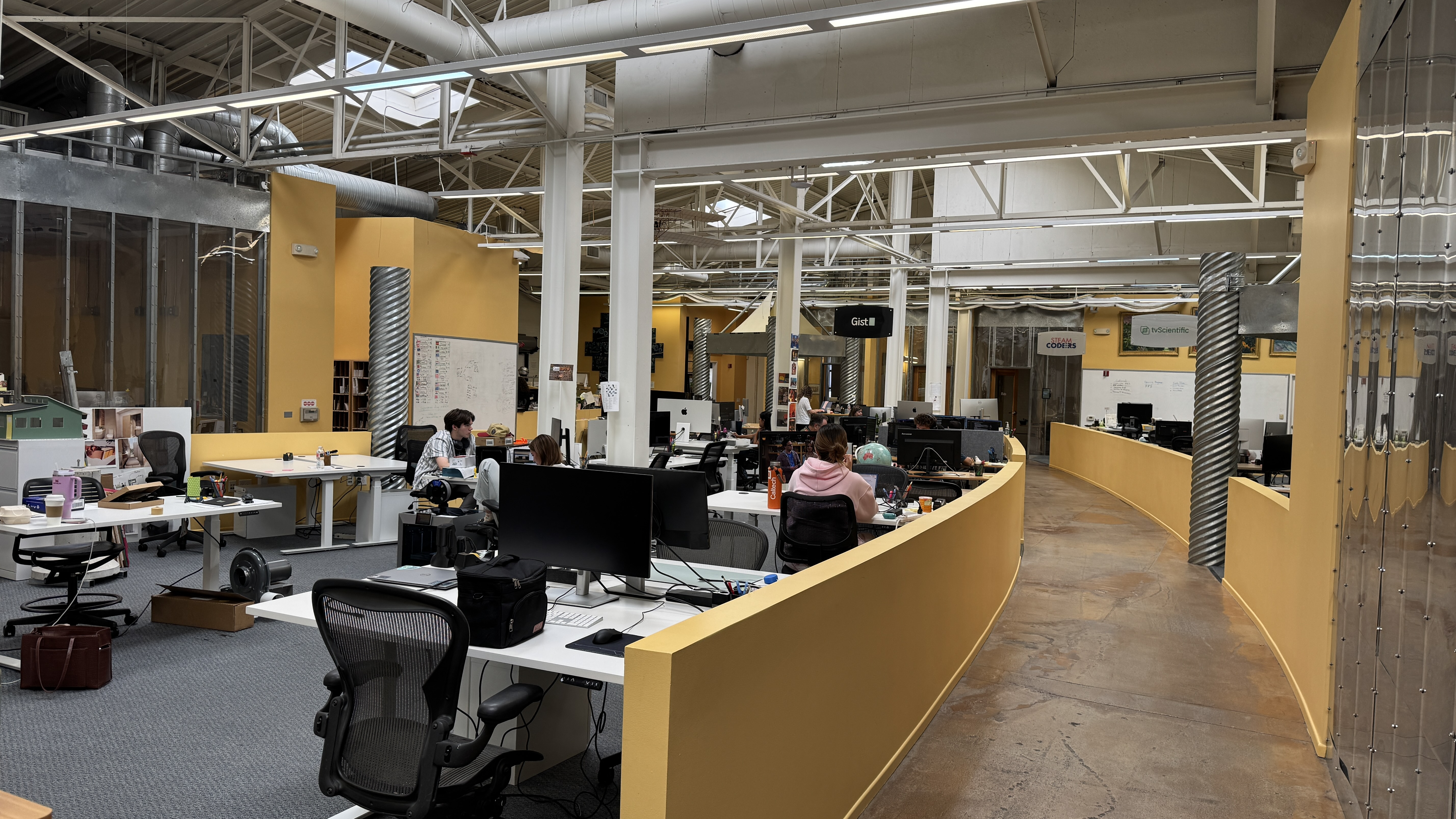 Idealabs collaborative office and workspace layout